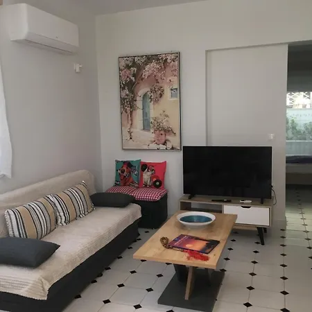 Lägenhet Evelyn's Cozy Rhodes City