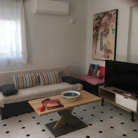 Evelyn's Cozy Lägenhet Rhodes City